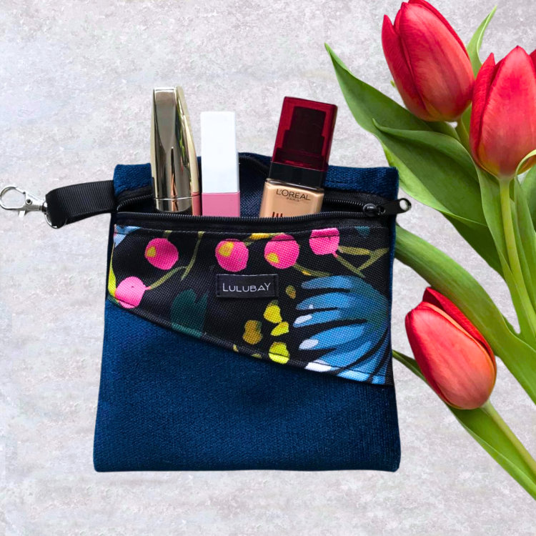 saszetka granatowa  i kwiaty (2).png