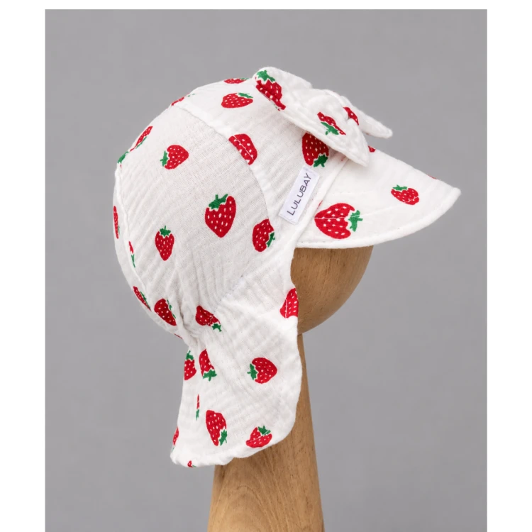 czapka w truskawki (6).png