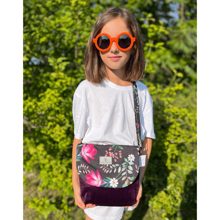 Welurowa torebka w kwiaty, listonoszka damska