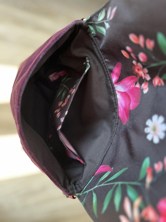 Welurowa torebka w kwiaty, listonoszka damska